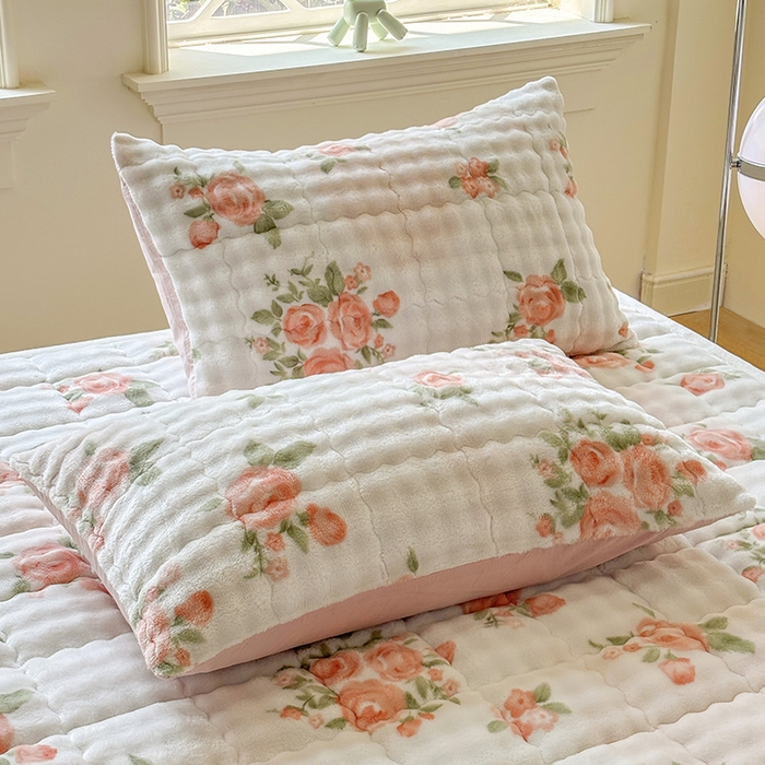 91家纺网 家纺一手货源 找家纺 2025新款印花泡泡兔毛绒床垫学生宿舍床褥软垫 繁花