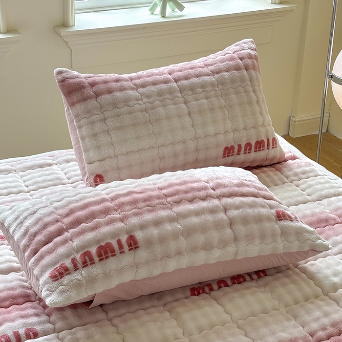 91家纺网 家纺一手货源 找家纺 2025新款印花泡泡兔毛绒床垫学生宿舍床褥软垫 粉色空间