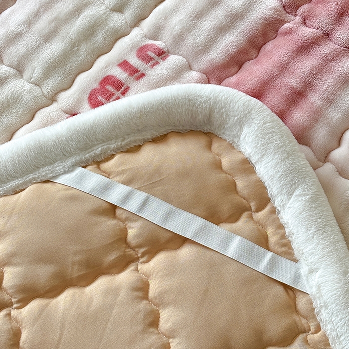 91家纺网 家纺一手货源 找家纺 2025新款印花泡泡兔毛绒床垫学生宿舍床褥软垫 粉色空间