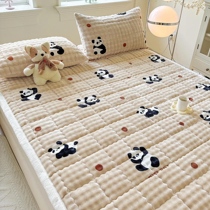 91家纺网 家纺一手货源 找家纺 2025新款印花泡泡兔毛绒床垫学生宿舍床褥软垫 熊猫-咖