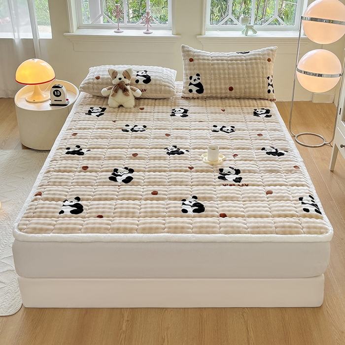 91家纺网 家纺一手货源 找家纺 2025新款印花泡泡兔毛绒床垫学生宿舍床褥软垫 熊猫-咖