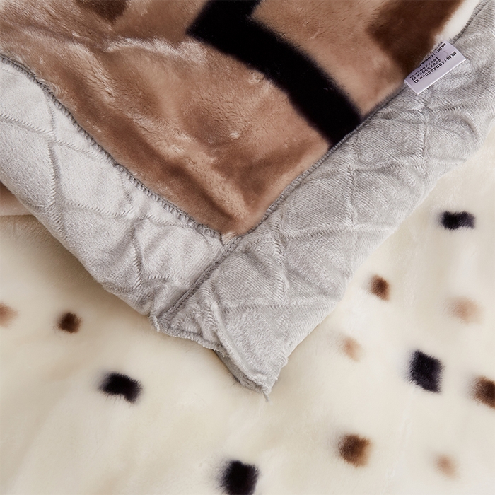 91家纺网 家纺一手货源 找家纺 雅诗帛 【2025年新款】双层加厚冬季毛毯拉舍尔毛毯加绒特厚婚庆结婚送礼毯子盖毯珊瑚绒 经典方块