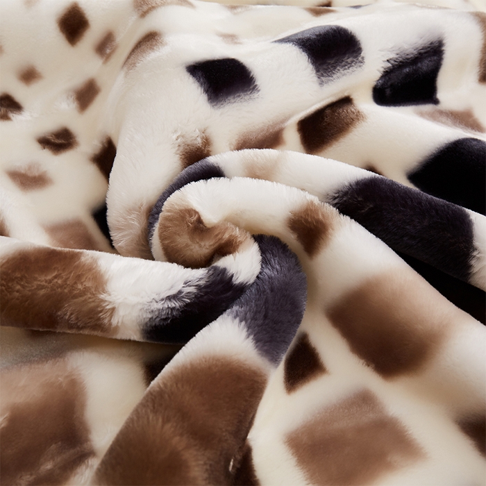 91家纺网 家纺一手货源 找家纺 雅诗帛 【2025年新款】双层加厚冬季毛毯拉舍尔毛毯加绒特厚婚庆结婚送礼毯子盖毯珊瑚绒 经典方块