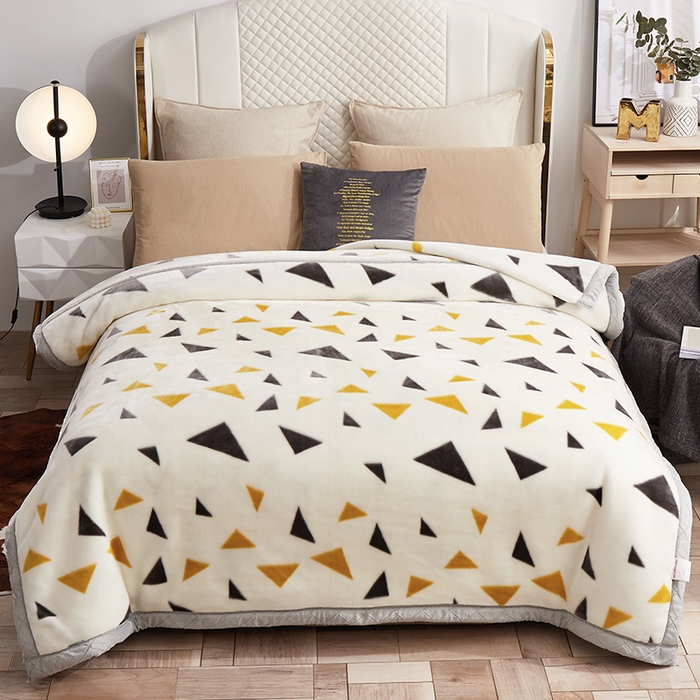 91家纺网 家纺一手货源 找家纺 雅诗帛 【2025年新款】双层加厚冬季毛毯拉舍尔毛毯加绒特厚婚庆结婚送礼毯子盖毯珊瑚绒 米白三角