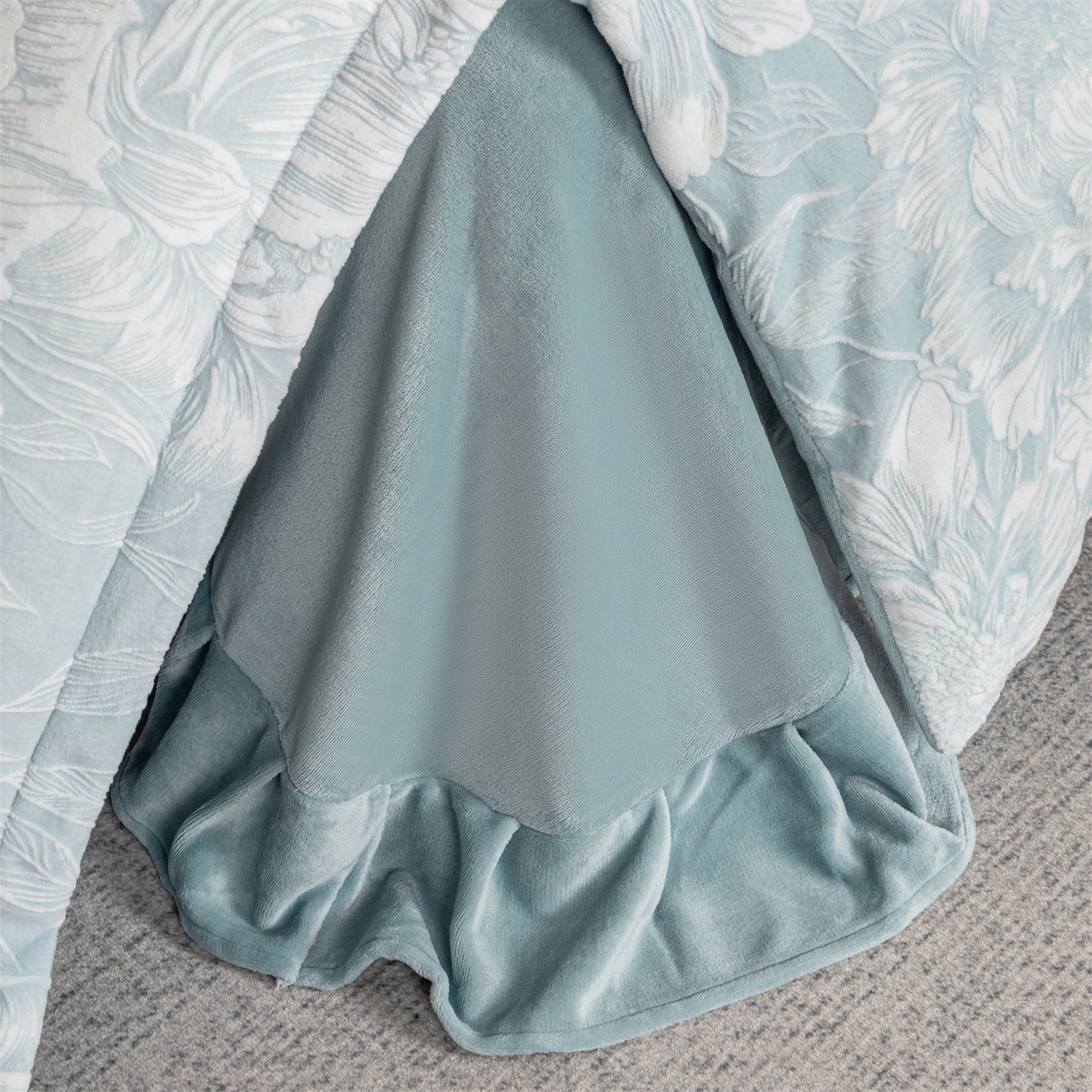 91家纺网 家纺一手货源 找家纺 罗优家纺 2025新款牛奶绒雕花绒四件套 芳华绮丽-蓝