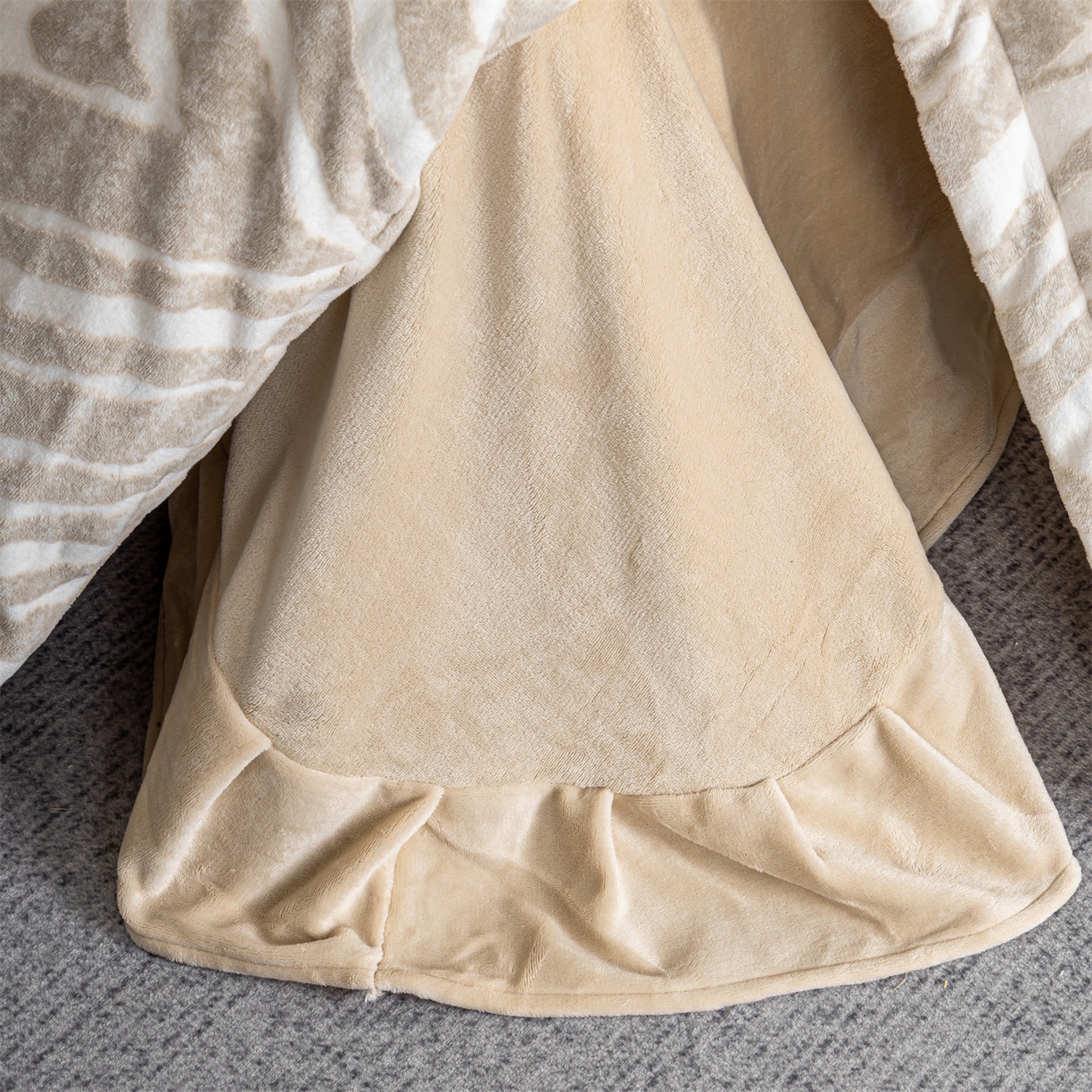 91家纺网 家纺一手货源 找家纺 罗优家纺 2025新款牛奶绒雕花绒四件套 菱形-棕