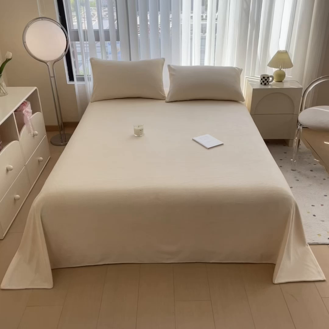 91家纺网 家纺一手货源 找家纺 丽美人家纺 2025秋冬新款牛奶绒纯色单床单 茶花白