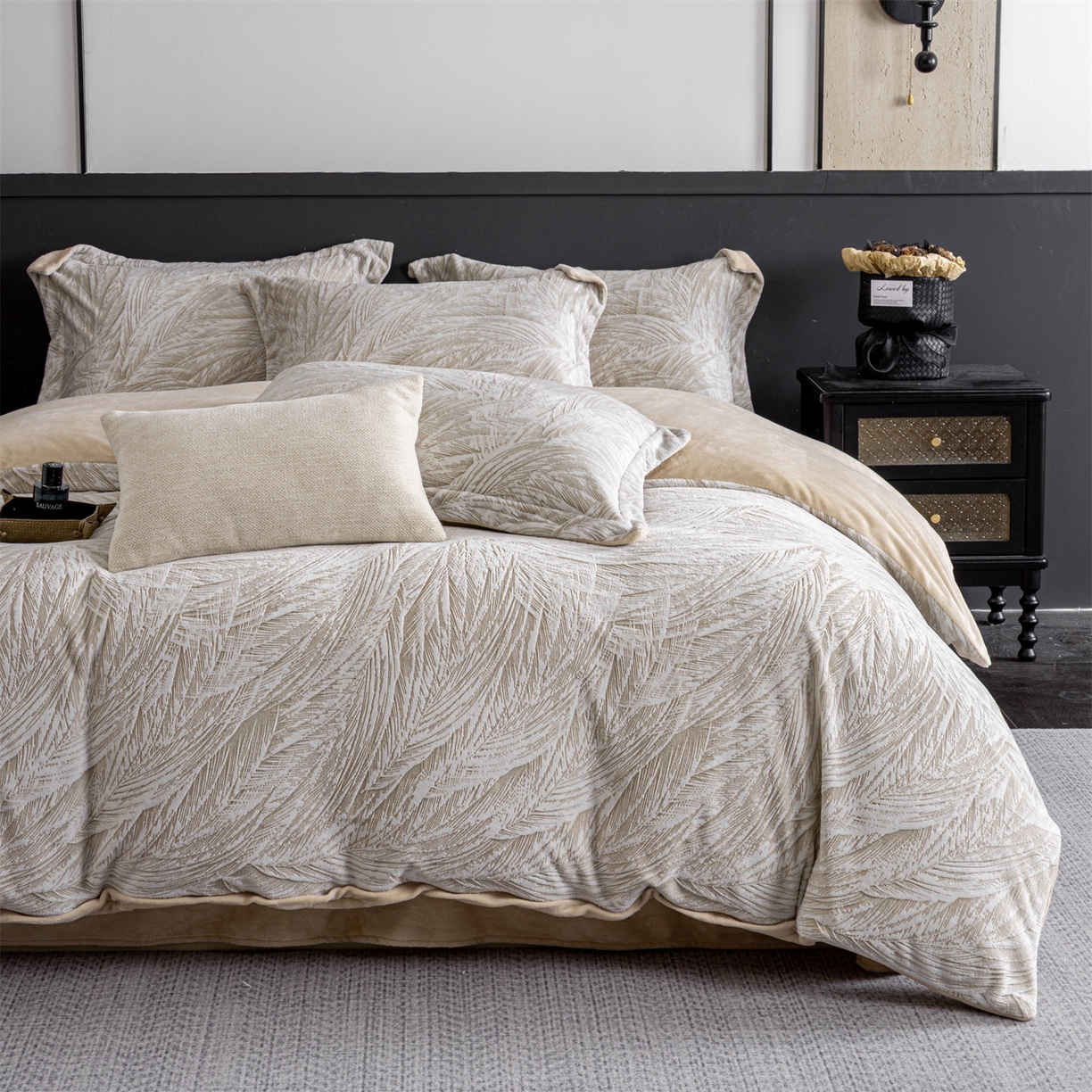 91家纺网 家纺一手货源 找家纺 罗优家纺 2025新款牛奶绒雕花绒四件套 芦苇-咖