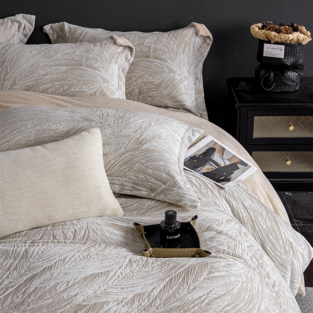 91家纺网 家纺一手货源 找家纺 罗优家纺 2025新款牛奶绒雕花绒四件套 芦苇-咖