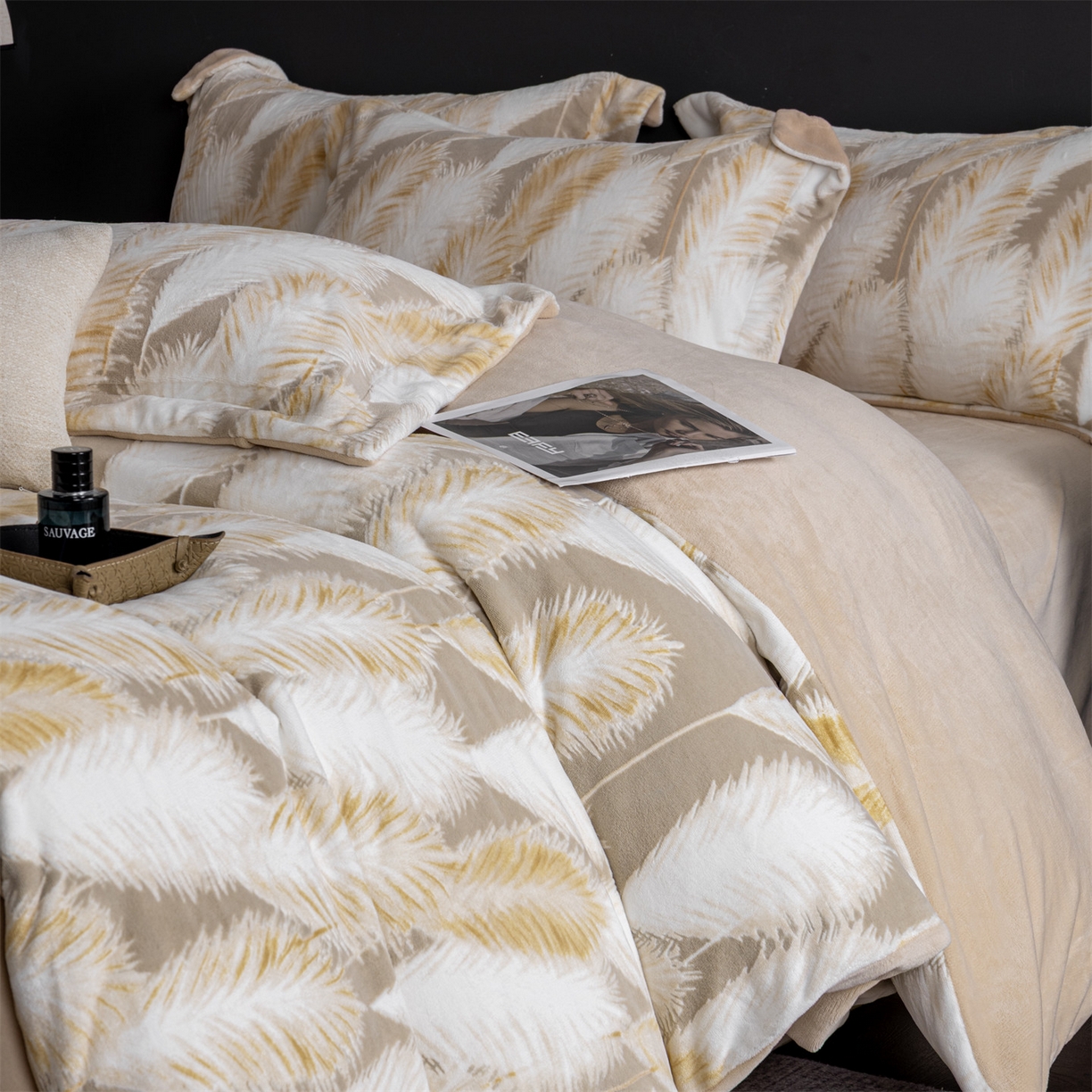 91家纺网 家纺一手货源 找家纺 罗优家纺 2025新款牛奶绒雕花绒四件套 芦苇花