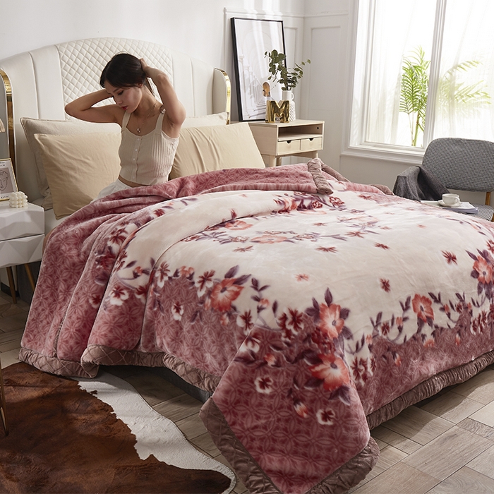 91家纺网 家纺一手货源 找家纺 雅诗帛 【2025年新款】双层加厚冬季毛毯拉舍尔毛毯加绒特厚婚庆结婚送礼毯子盖毯珊瑚绒 心花怒放