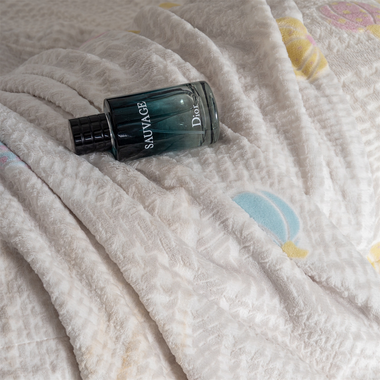 91家纺网 家纺一手货源 找家纺 罗优家纺 2025新款牛奶绒雕花绒四件套 南瓜派对