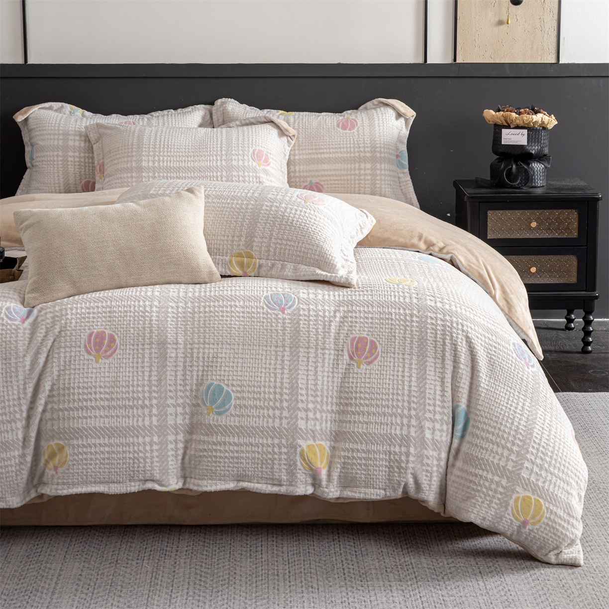 91家纺网 家纺一手货源 找家纺 罗优家纺 2025新款牛奶绒雕花绒四件套 南瓜派对