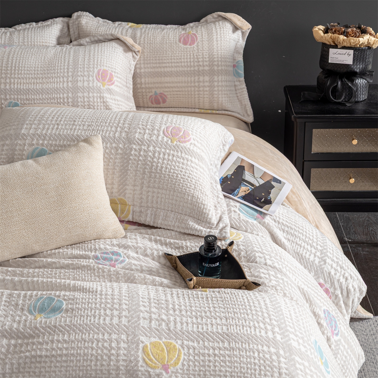 91家纺网 家纺一手货源 找家纺 罗优家纺 2025新款牛奶绒雕花绒四件套 南瓜派对