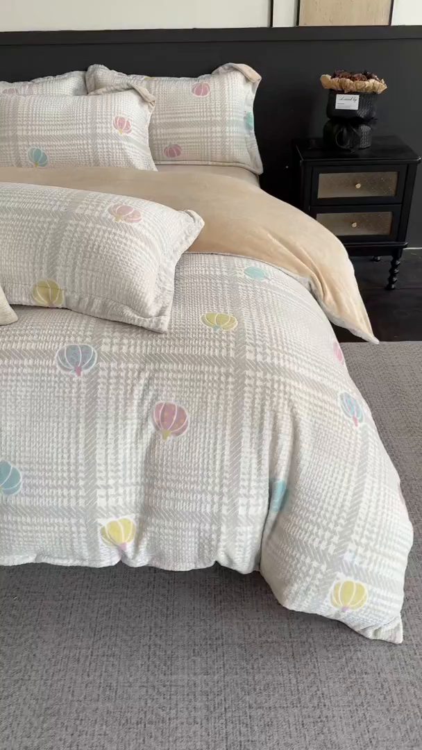 91家纺网 家纺一手货源 找家纺 罗优家纺 2025新款牛奶绒雕花绒四件套 南瓜派对