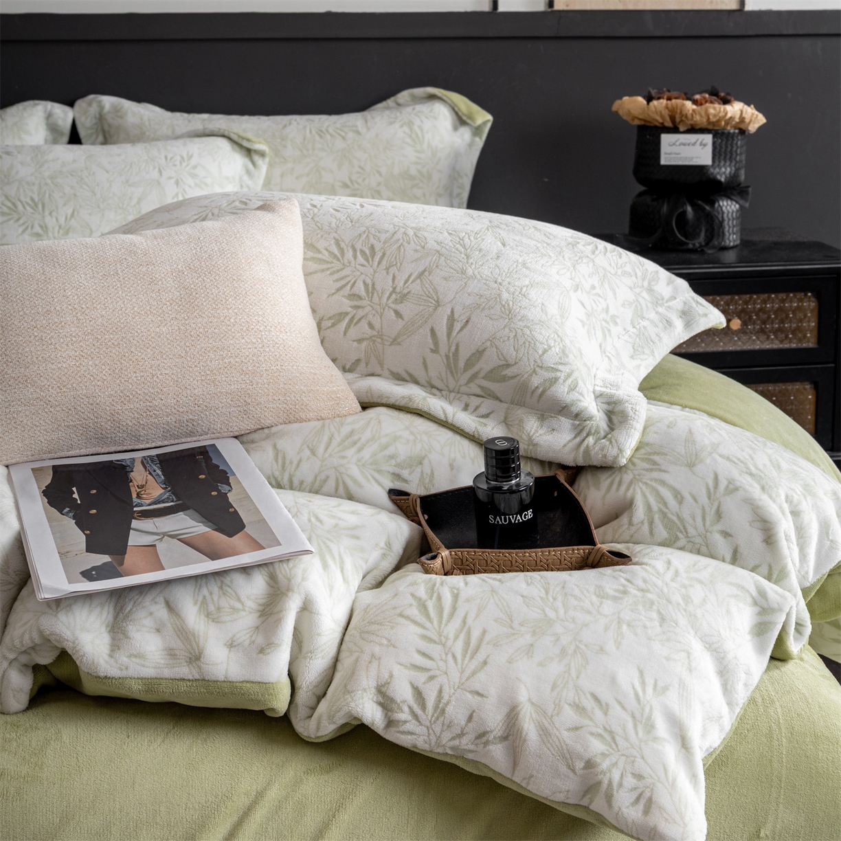 91家纺网 家纺一手货源 找家纺 罗优家纺 2025新款牛奶绒雕花绒四件套 飘叶-绿