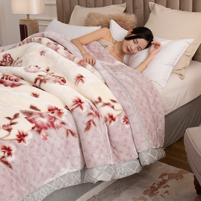 91家纺网 家纺一手货源 找家纺 雅诗帛 【2025年新款】双层加厚冬季毛毯拉舍尔毛毯加绒特厚婚庆结婚送礼毯子盖毯珊瑚绒 春意盎然