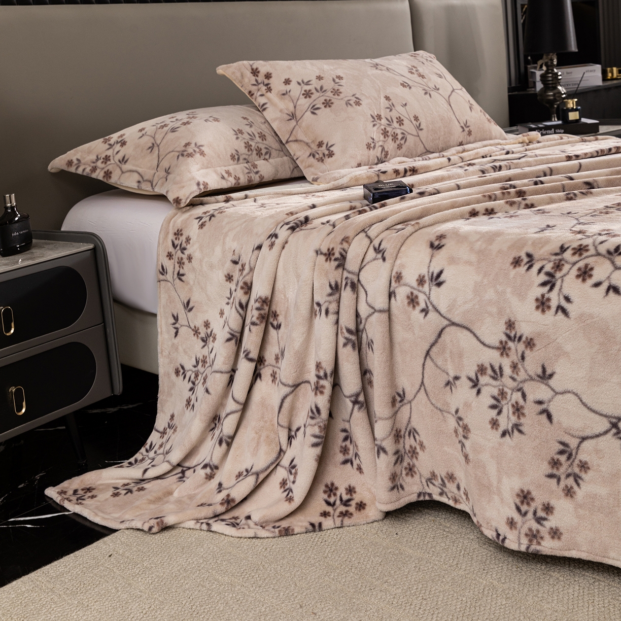 91家纺网 家纺一手货源 找家纺 锦罗绣 2025新款全消光兔绒300克牛奶绒床单 好眠时刻