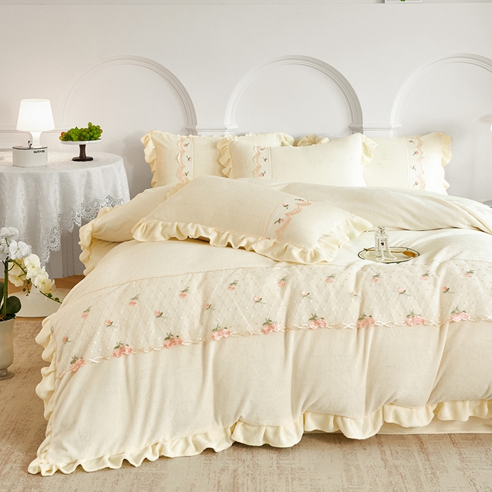 91家纺网 家纺一手货源 找家纺 （总）舒咪欧 2025新款牛奶绒刺绣花边 法式公主风四件套艾莎系列