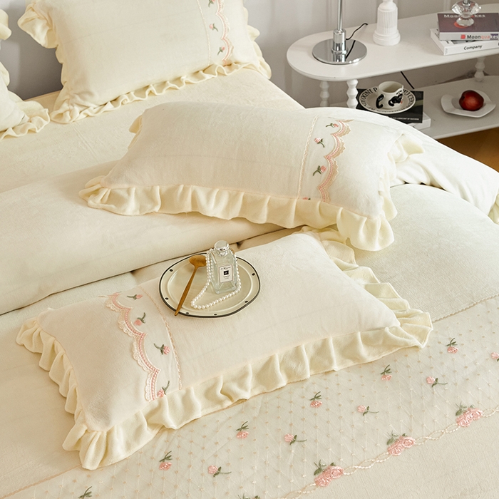 91家纺网 家纺一手货源 找家纺 （总）舒咪欧 2025新款牛奶绒刺绣花边 法式公主风四件套艾莎系列