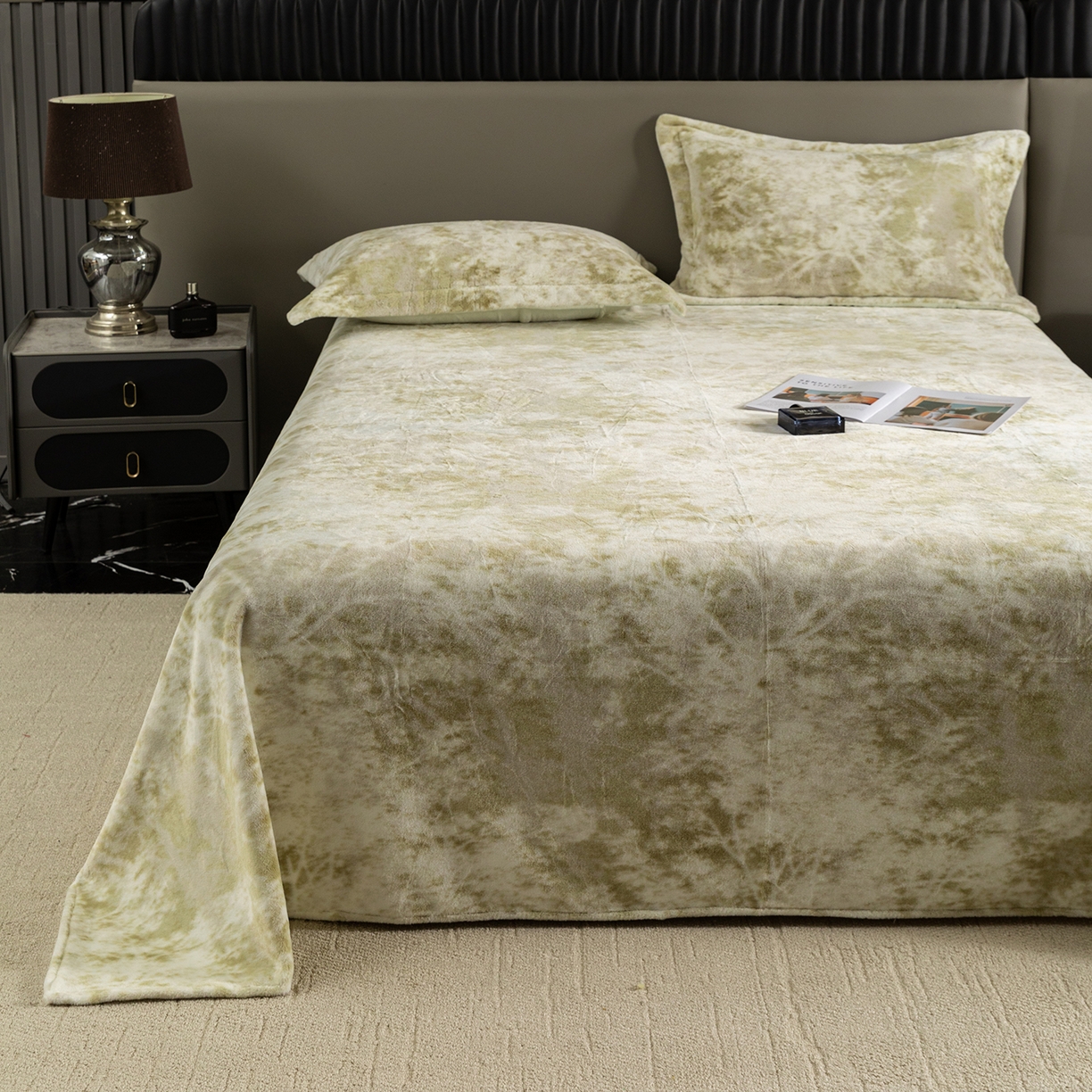 91家纺网 家纺一手货源 找家纺 锦罗绣 2025新款全消光兔绒300克牛奶绒床单 绿野仙踪