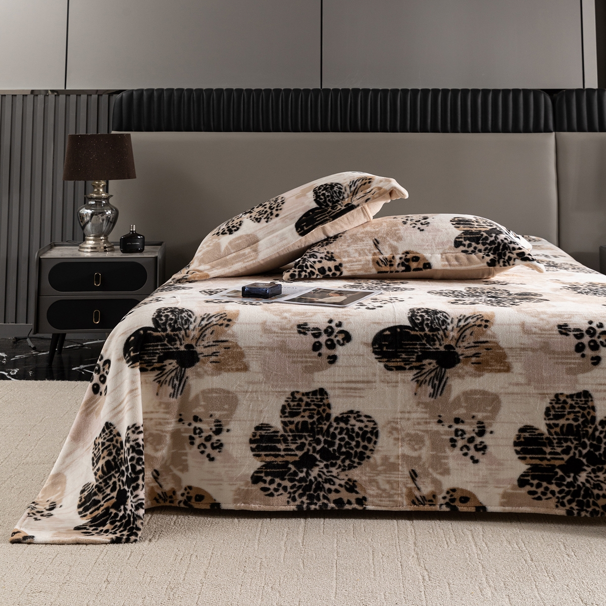 91家纺网 家纺一手货源 找家纺 锦罗绣 2025新款全消光兔绒300克牛奶绒床单 满园金色