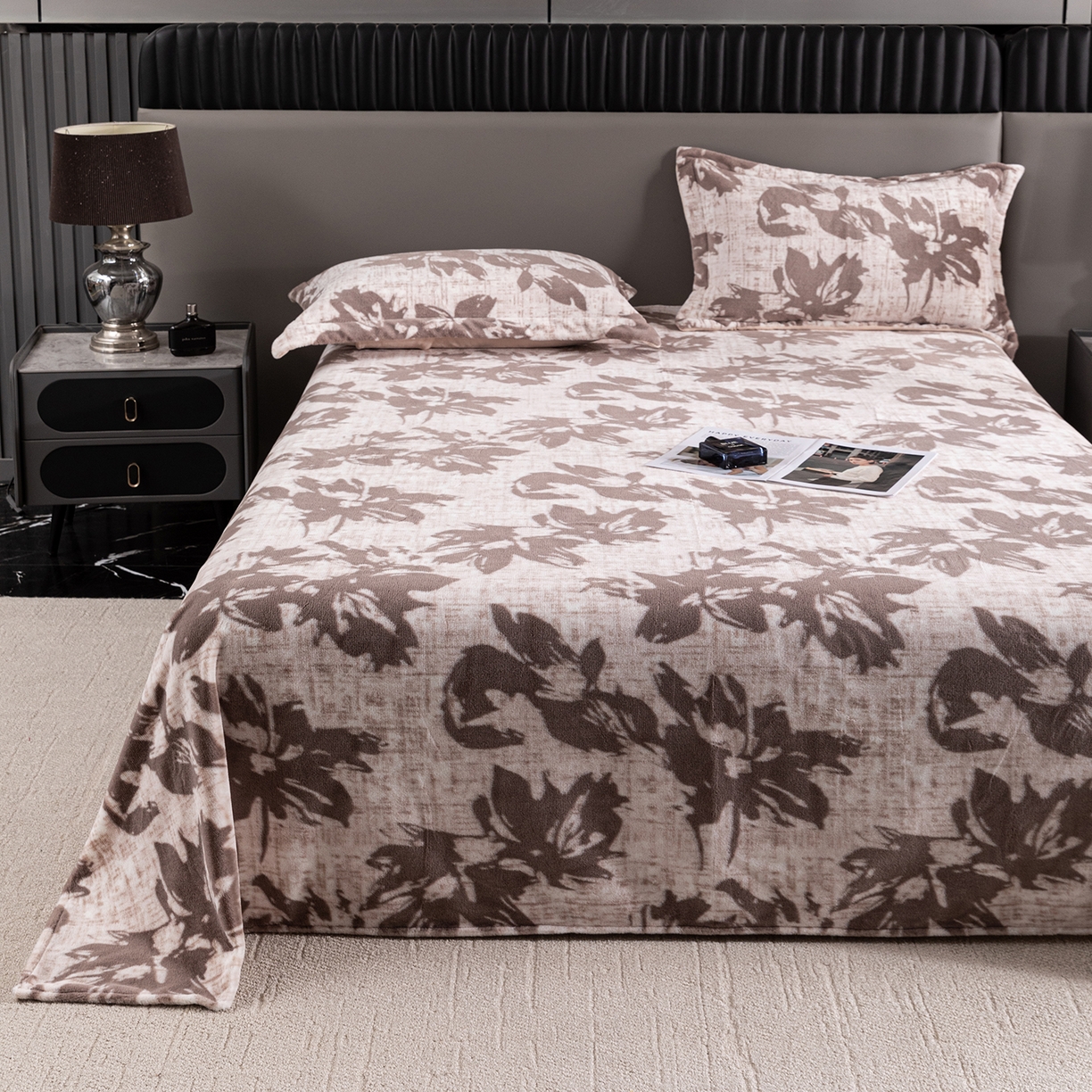 91家纺网 家纺一手货源 找家纺 锦罗绣 2025新款全消光兔绒300克牛奶绒床单 山水一色