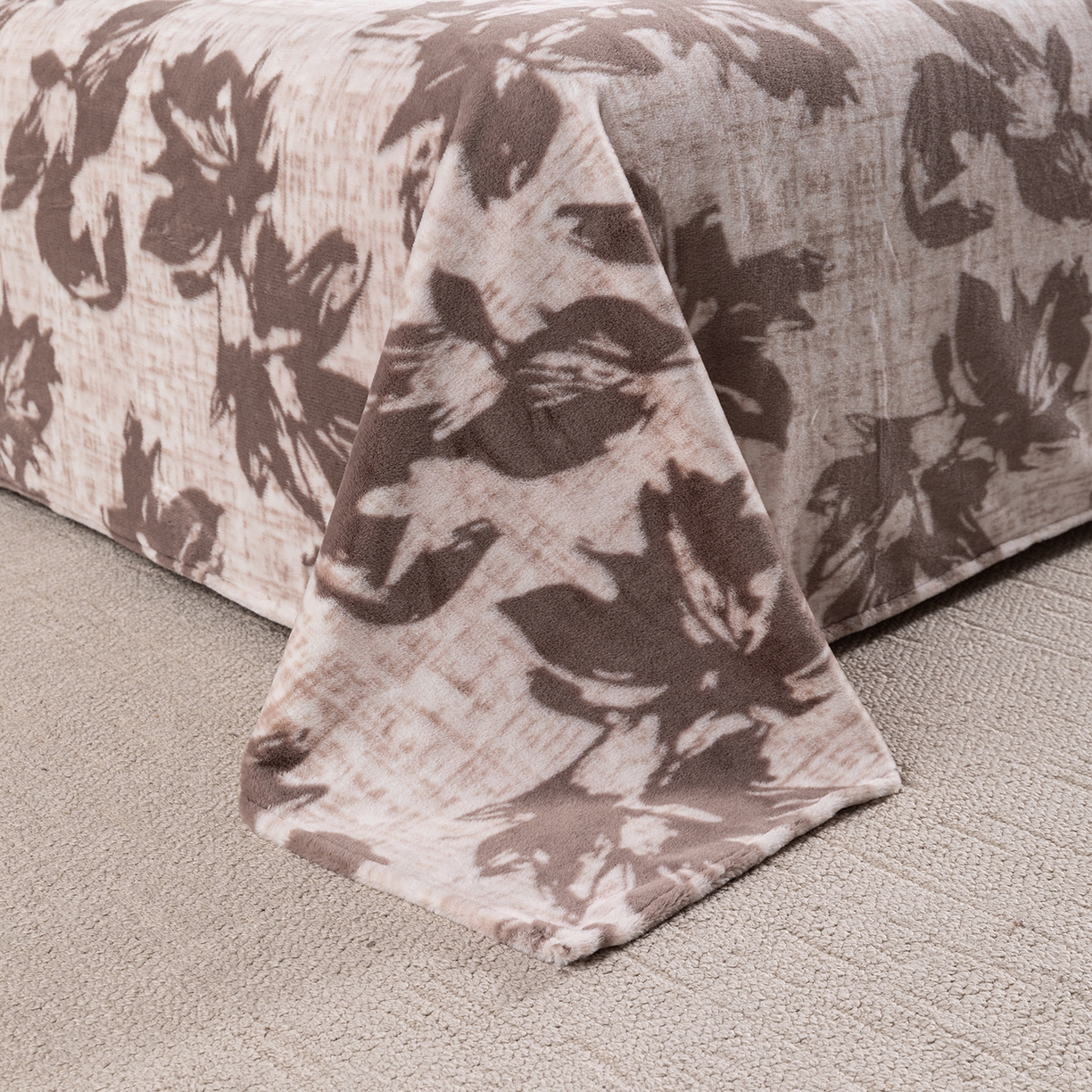 91家纺网 家纺一手货源 找家纺 锦罗绣 2025新款全消光兔绒300克牛奶绒床单 山水一色