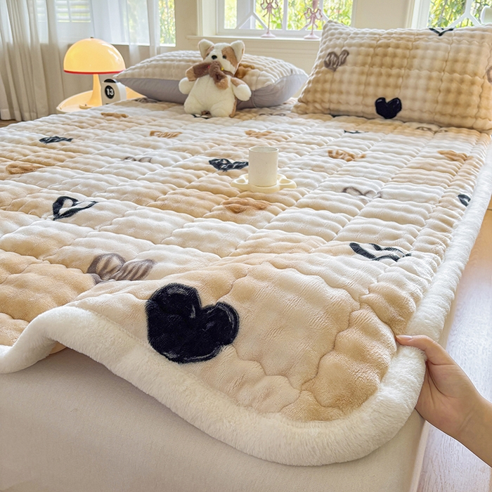 91家纺网 家纺一手货源 找家纺 （总）2025新款印花泡泡兔毛绒床垫学生宿舍床褥软垫