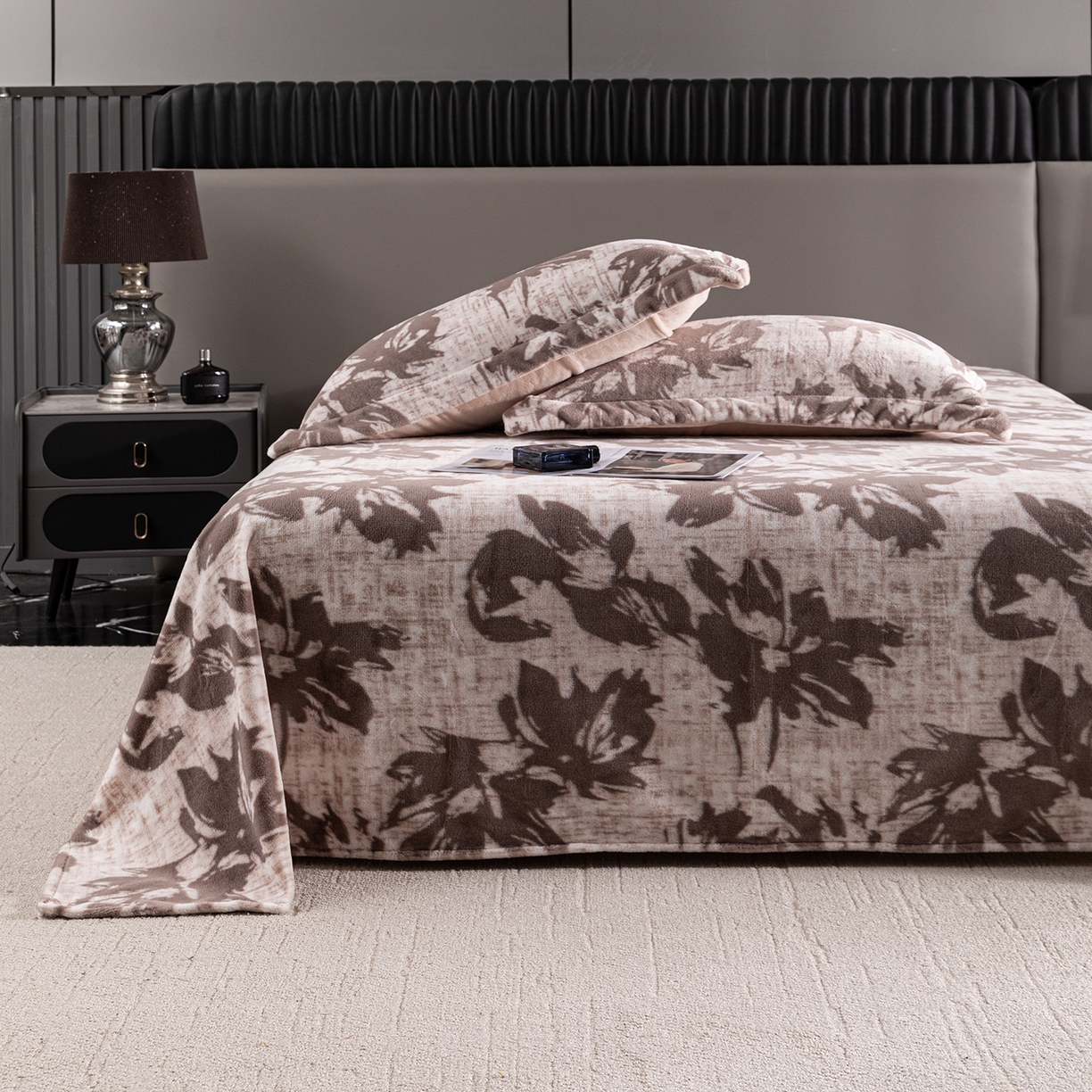 91家纺网 家纺一手货源 找家纺 锦罗绣 2025新款全消光兔绒300克牛奶绒床单 山水一色