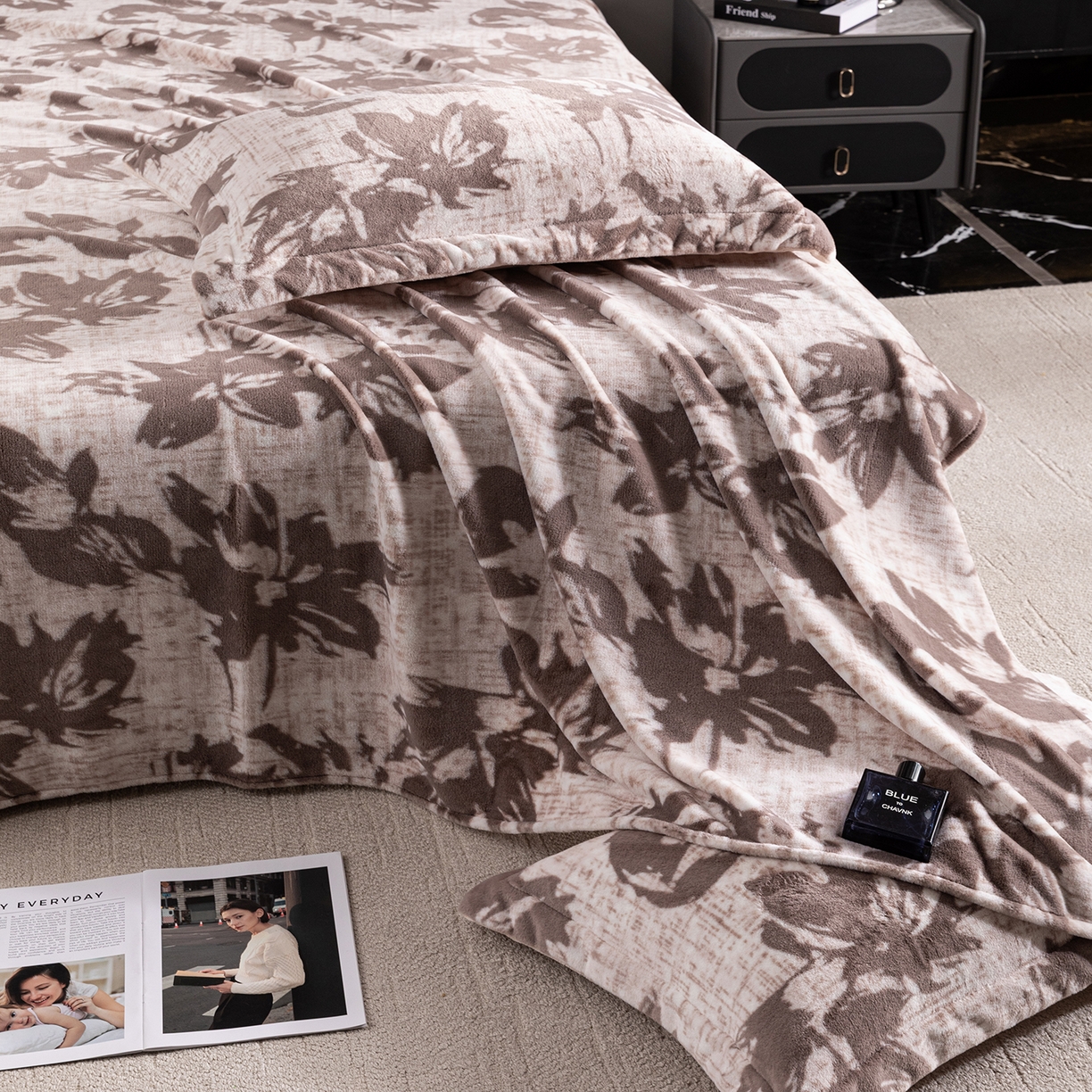 91家纺网 家纺一手货源 找家纺 锦罗绣 2025新款全消光兔绒300克牛奶绒床单 山水一色