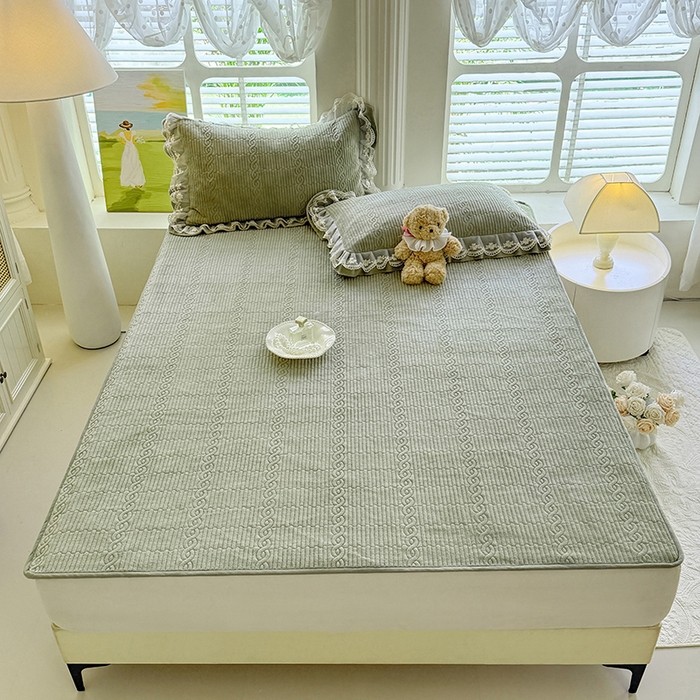 91家纺网 家纺一手货源 找家纺 （总）美达家纺 2025新款牛奶绒纯色夹棉床垫（可定制）