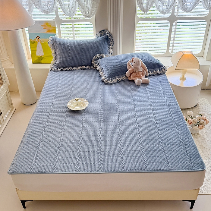 91家纺网 家纺一手货源 找家纺 （总）美达家纺 2025新款牛奶绒纯色夹棉床垫（可定制）