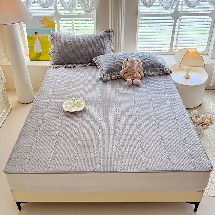 91家纺网 家纺一手货源 找家纺 （总）美达家纺 2025新款牛奶绒纯色夹棉床垫（可定制）