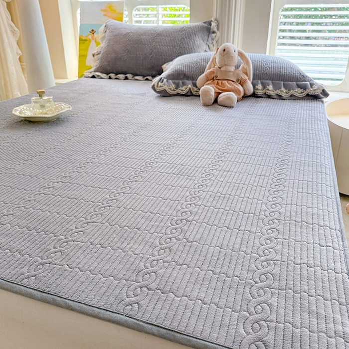 91家纺网 家纺一手货源 找家纺 （总）美达家纺 2025新款牛奶绒纯色夹棉床垫（可定制）