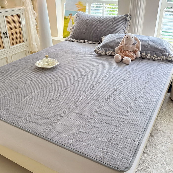 91家纺网 家纺一手货源 找家纺 （总）美达家纺 2025新款牛奶绒纯色夹棉床垫（可定制）