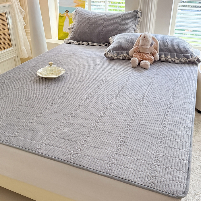 91家纺网 家纺一手货源 找家纺 （总）美达家纺 2025新款牛奶绒纯色夹棉床垫（可定制）