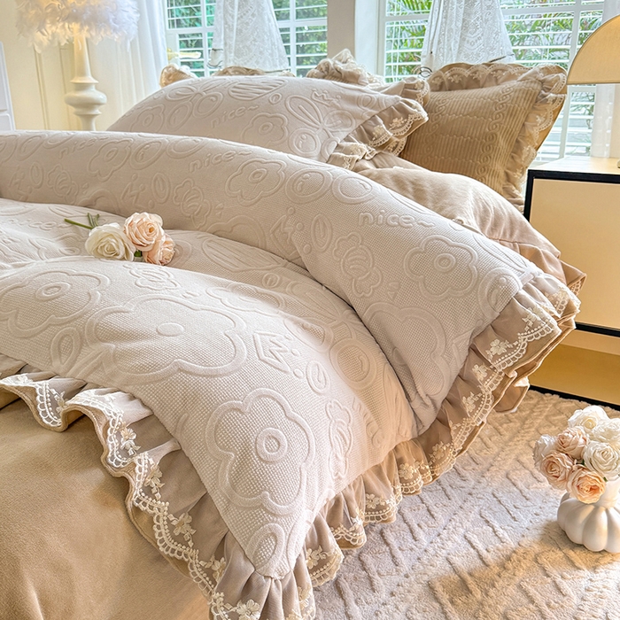 91家纺网 家纺一手货源 找家纺 （总）美达家纺 2025新款牛奶绒雕花系列床单四件套