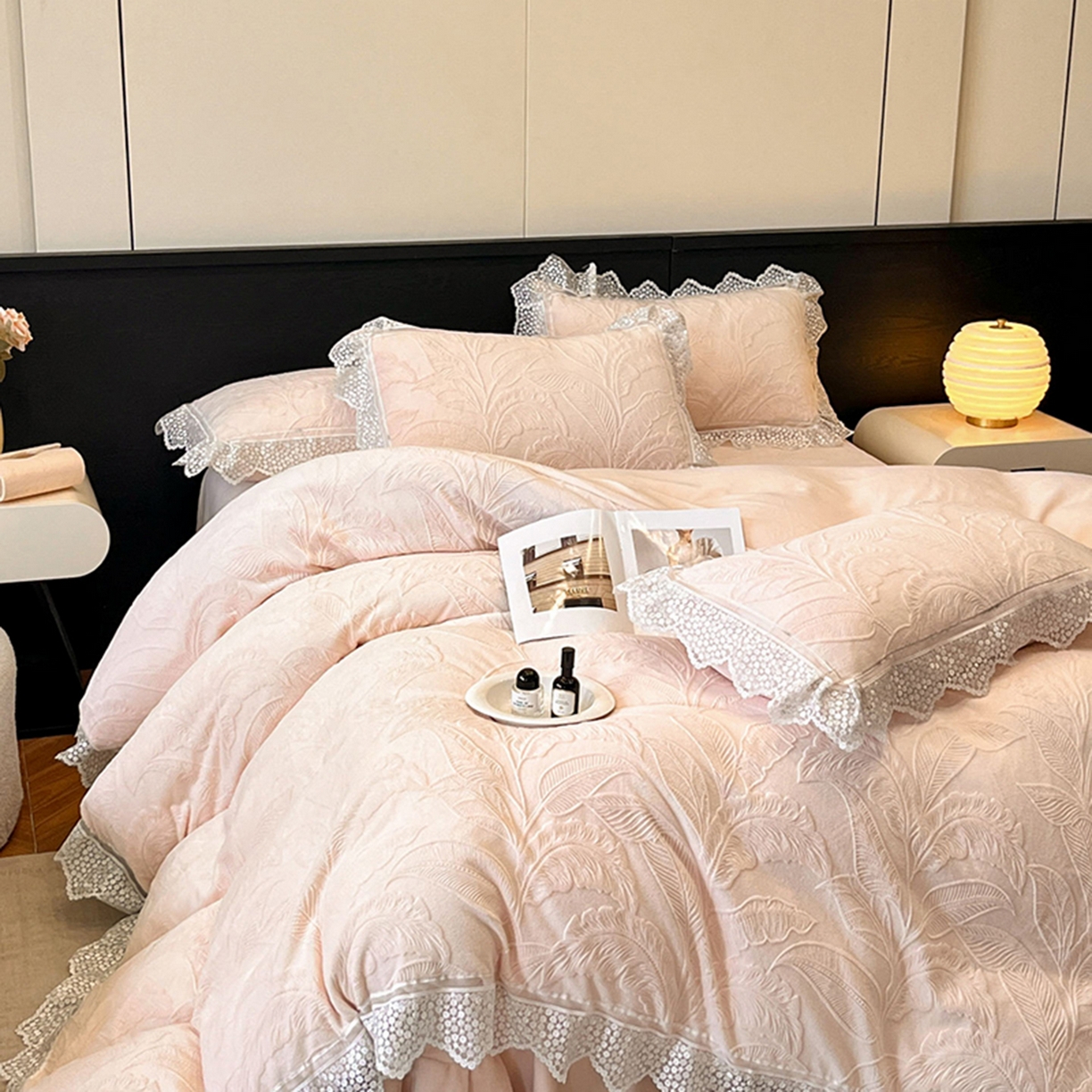 91家纺网 家纺一手货源 找家纺 （总）爱家（原缔乐家纺） 2025新款A类牛奶雕花绒四件套系列（床盖加20）