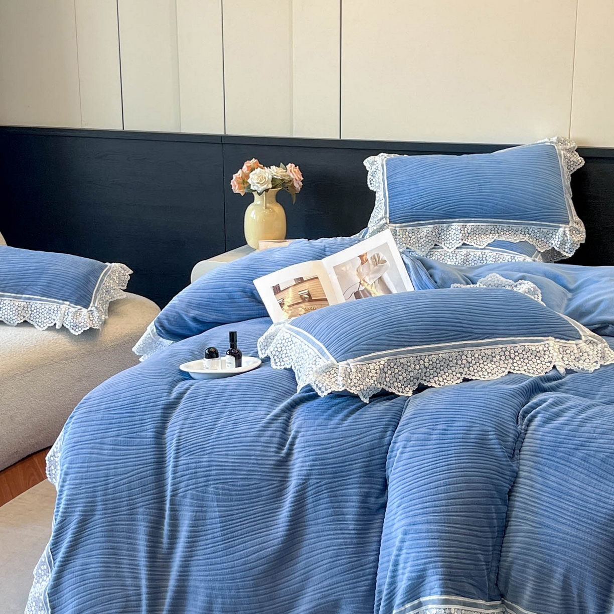 91家纺网 家纺一手货源 找家纺 爱家（原缔乐家纺） 2025新款A类牛奶雕花绒四件套系列 维多利-宾利兰