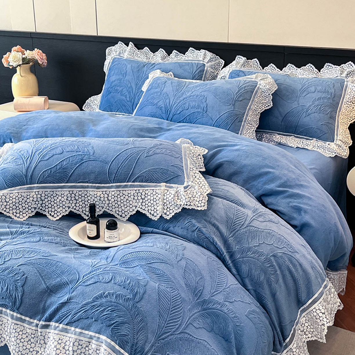 91家纺网 家纺一手货源 找家纺 （总）爱家（原缔乐家纺） 2025新款A类牛奶雕花绒四件套系列（床盖加20）