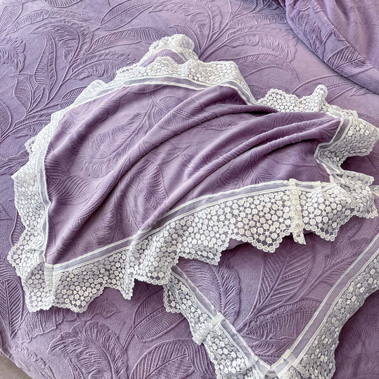 91家纺网 家纺一手货源 找家纺 爱家（原缔乐家纺） 2025新款A类牛奶雕花绒四件套系列 海岛热恋梦幻紫
