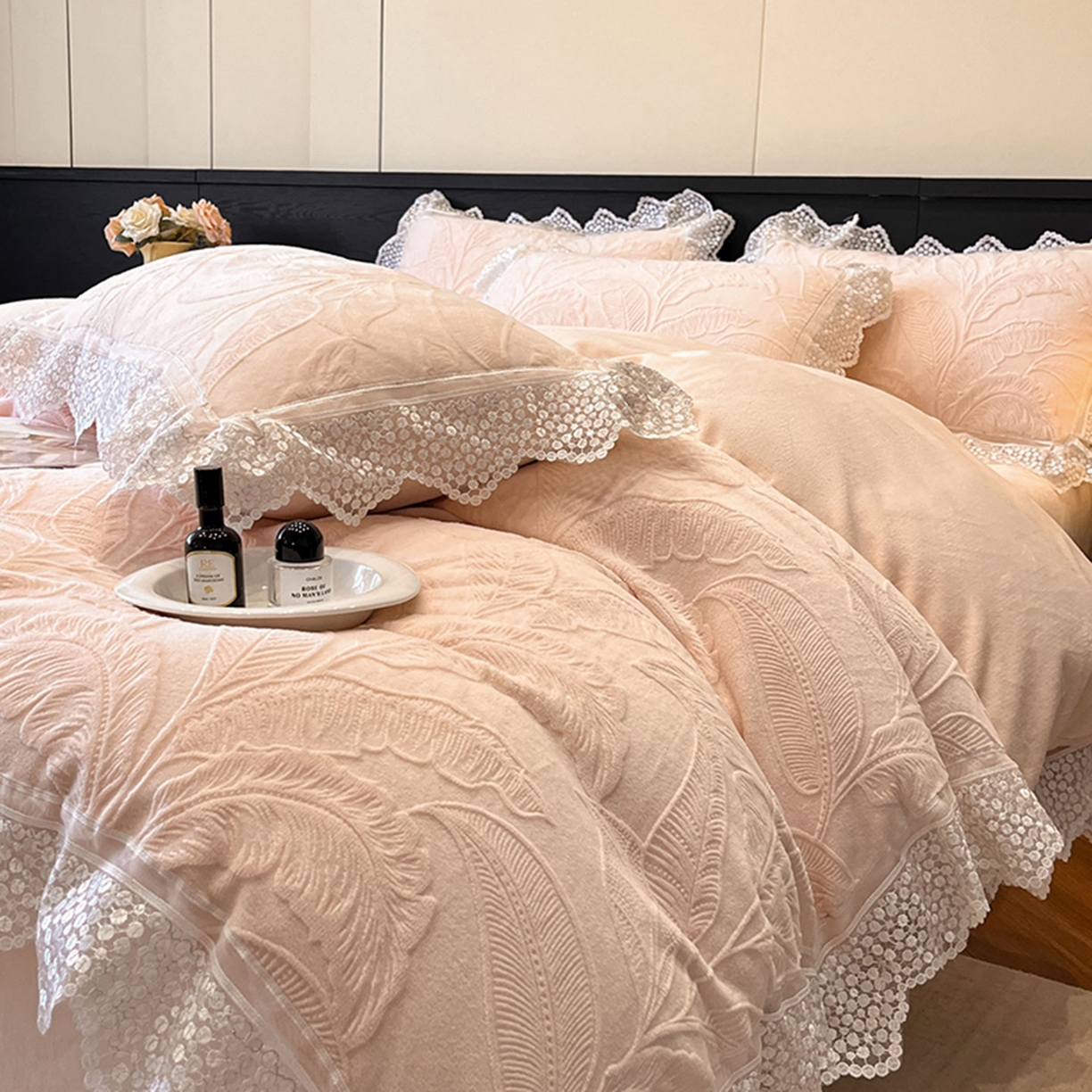 91家纺网 家纺一手货源 找家纺 （总）爱家（原缔乐家纺） 2025新款A类牛奶雕花绒四件套系列（床盖加20）