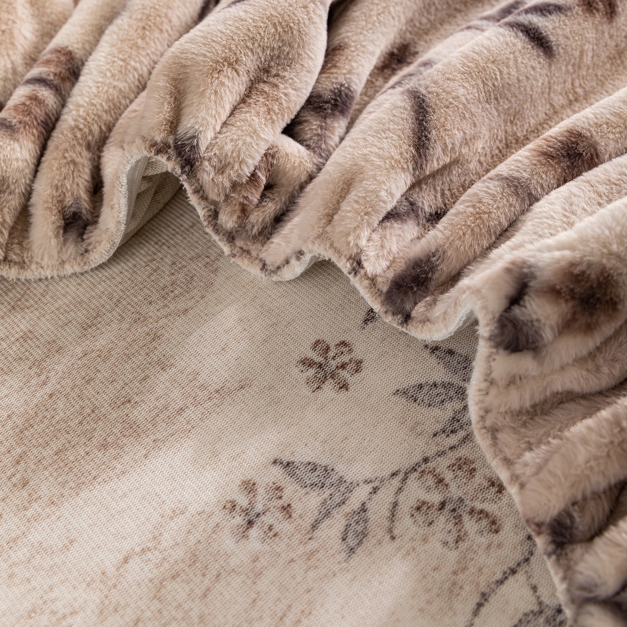 91家纺网 家纺一手货源 找家纺 锦罗绣 2025新款全消光兔绒300克牛奶绒床笠 好眠时刻