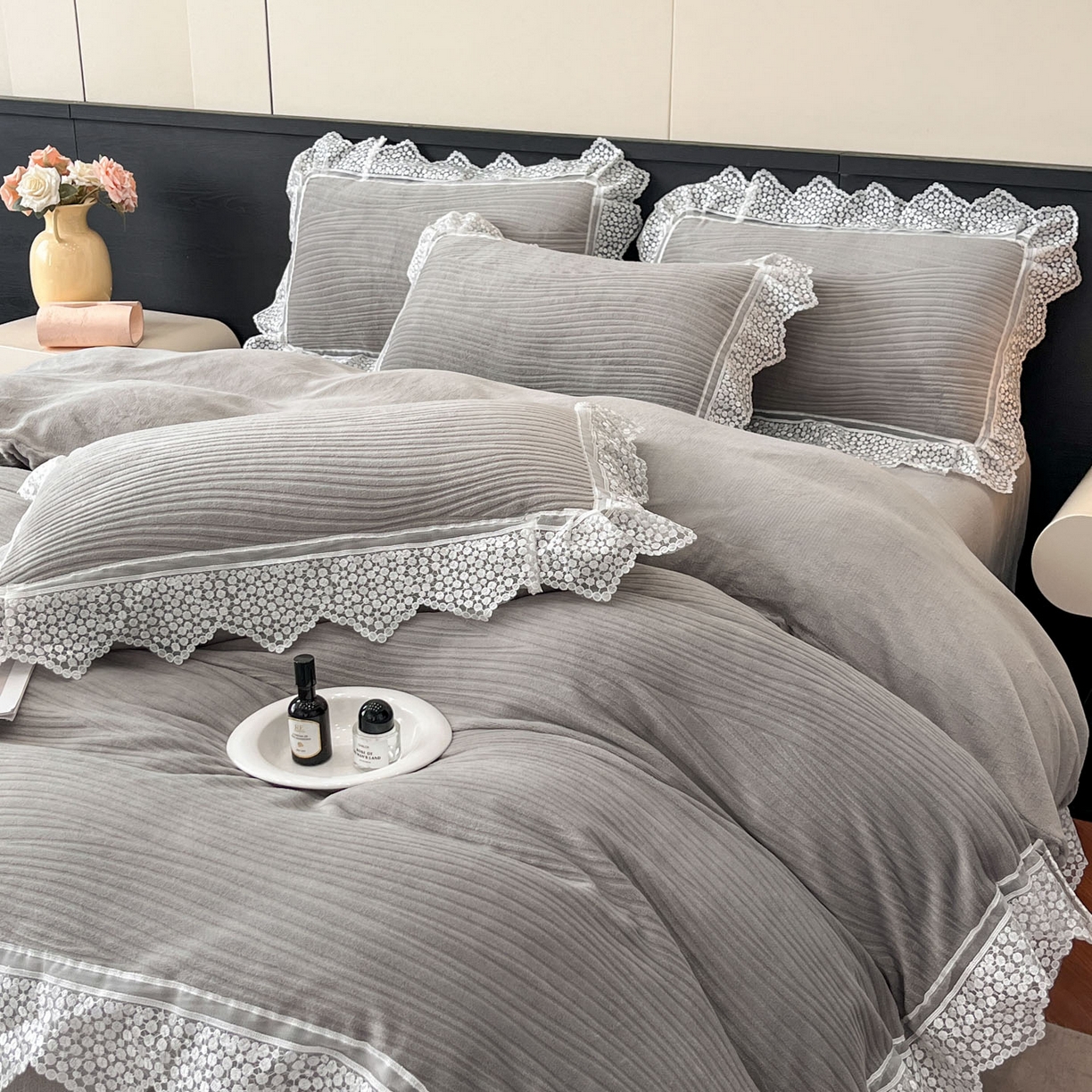 91家纺网 家纺一手货源 找家纺 （总）爱家（原缔乐家纺） 2025新款A类牛奶雕花绒四件套系列（床盖加20）