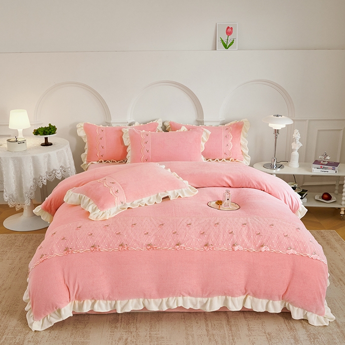 91家纺网 家纺一手货源 找家纺 （总）舒咪欧 2025新款牛奶绒刺绣花边 法式公主风四件套艾莎系列