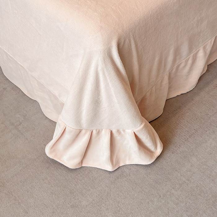 91家纺网 家纺一手货源 找家纺 爱家（原缔乐家纺） 2025新款A类牛奶雕花绒四件套系列 锦羽-公主粉