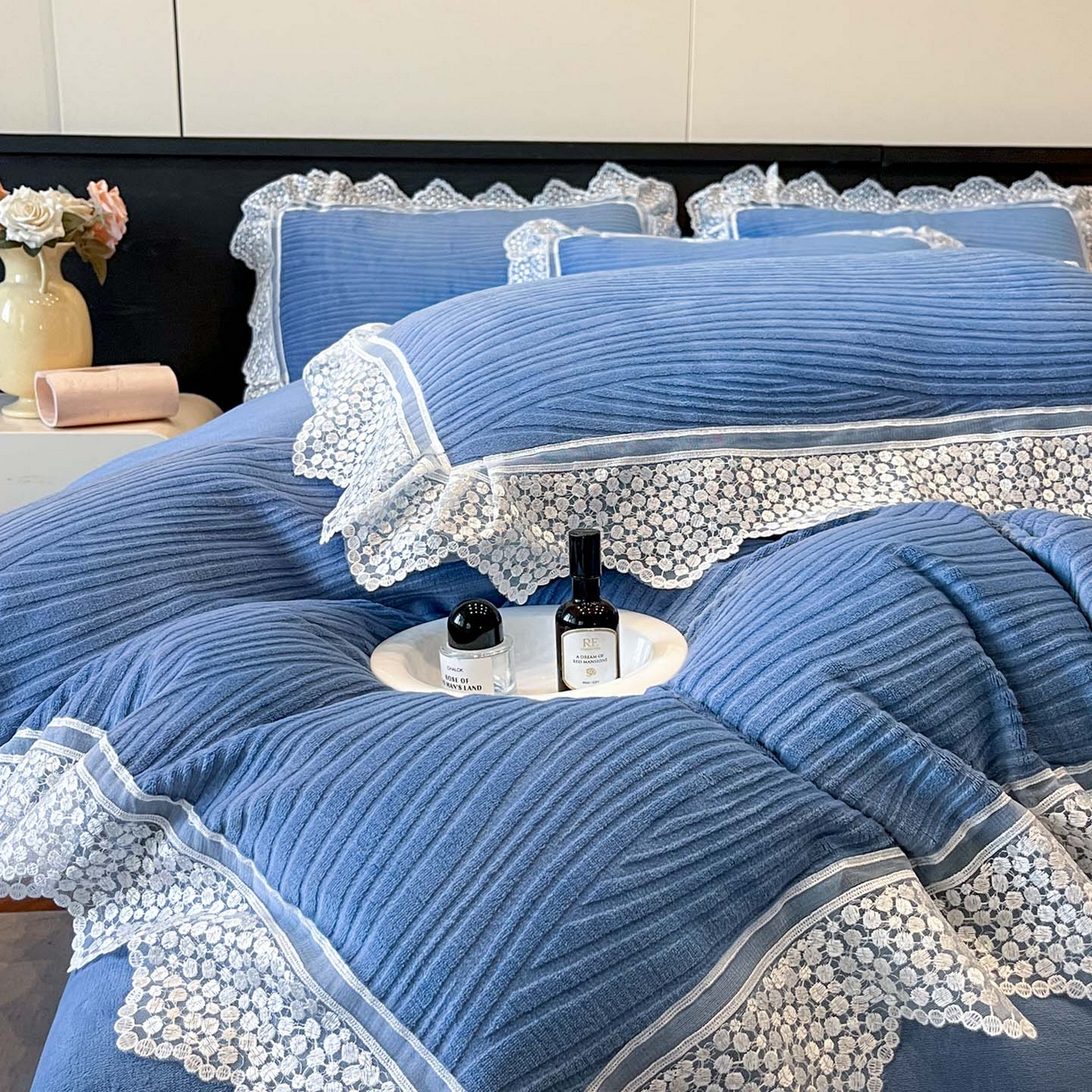 91家纺网 家纺一手货源 找家纺 爱家（原缔乐家纺） 2025新款A类牛奶雕花绒四件套系列 维多利-宾利兰