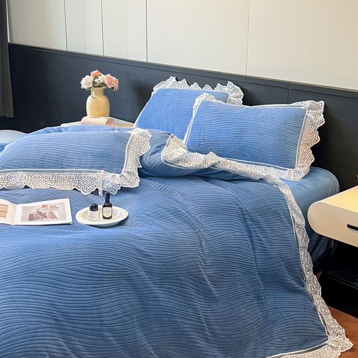 91家纺网 家纺一手货源 找家纺 爱家（原缔乐家纺） 2025新款A类牛奶雕花绒四件套系列 维多利-宾利兰