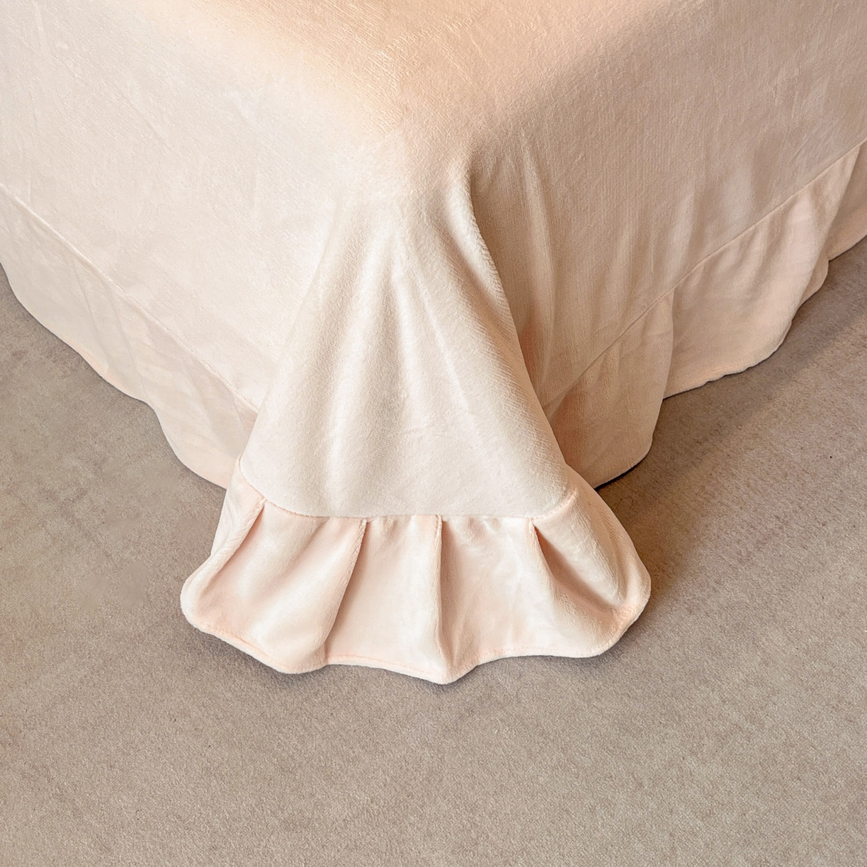 91家纺网 家纺一手货源 找家纺 爱家（原缔乐家纺） 2025新款A类牛奶雕花绒四件套系列 维多利公主粉